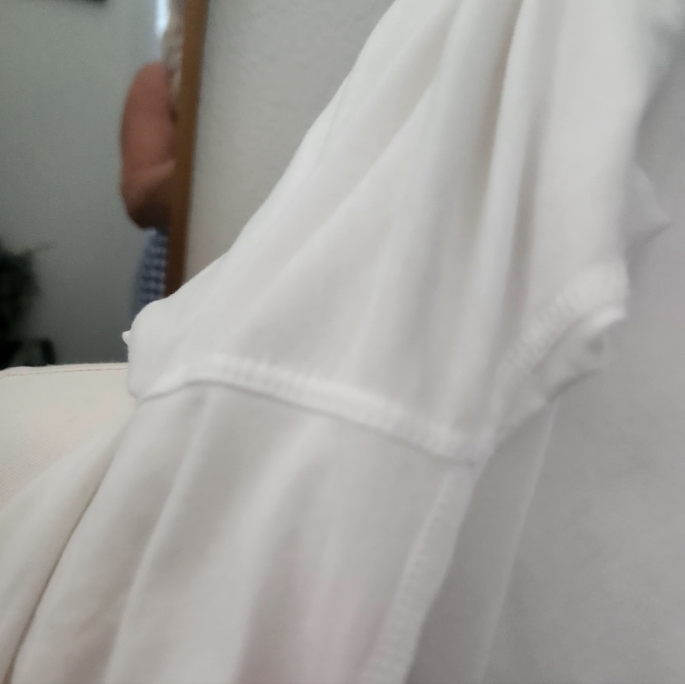 Lululemon Back Cutout Top - Picture 6 of 7